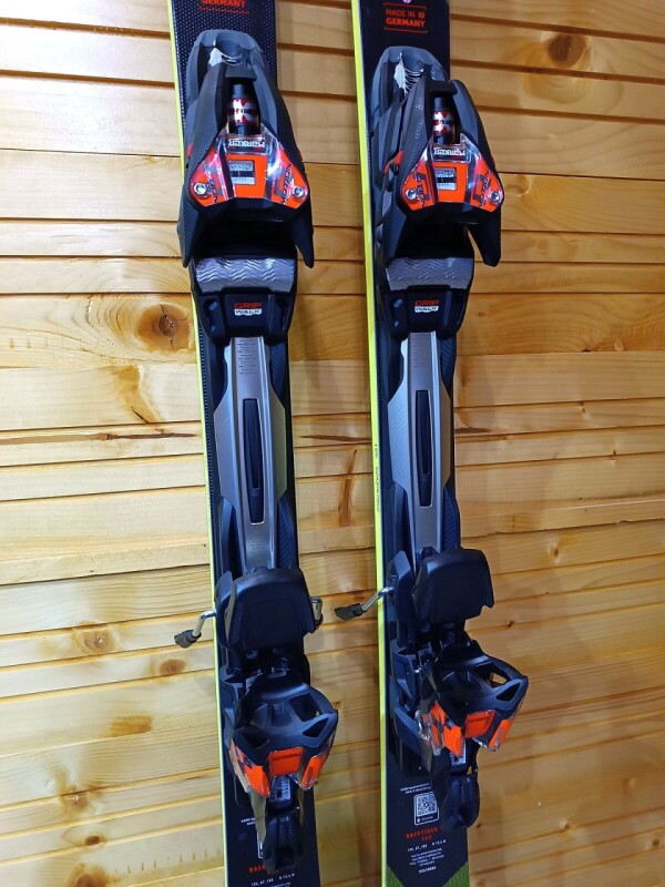 LYŽE VOLKL RACETIGER SL 165CM --MODEL 2025--